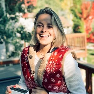 Meet your Posher, Emily